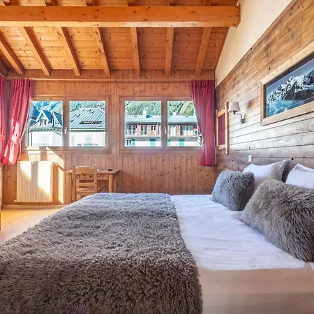 瓦雷布兰驰酒店