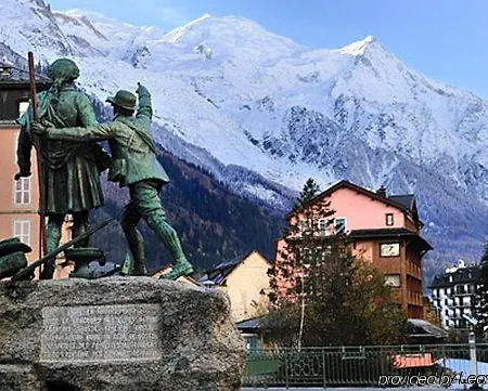 Hotel Vallee Blanche 3*