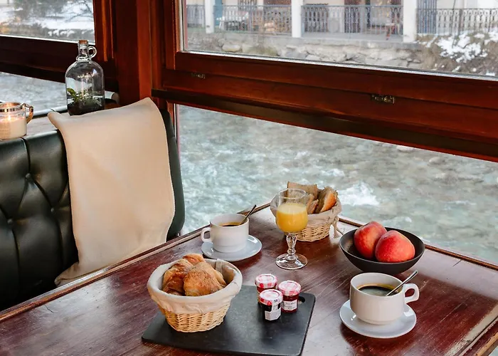 瓦雷布兰驰酒店 3*